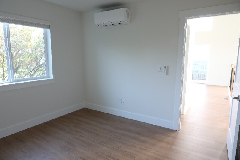 Building Photo - 12907 SE Ridgecrest Rd