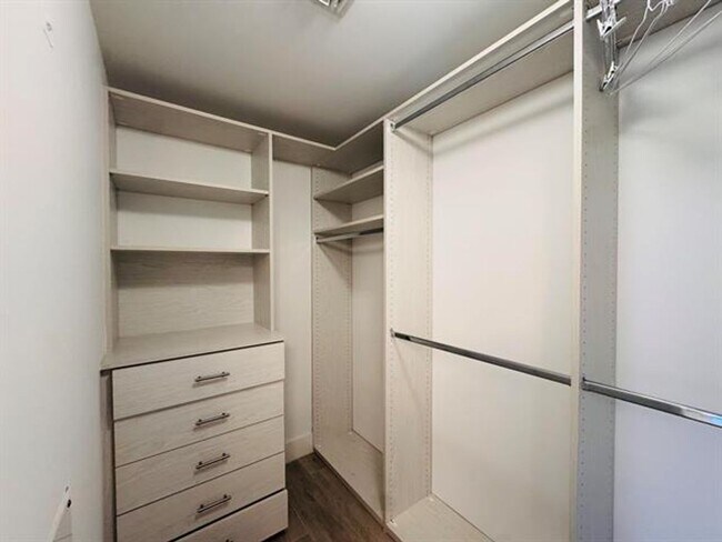 Building Photo - 16385 Biscayne Blvd