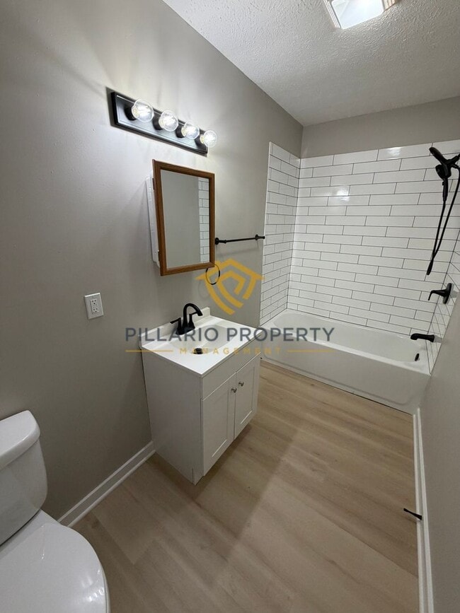 Building Photo - Freshly Renovated 3-Bedroom Home in Forest Manor, Available NOW!