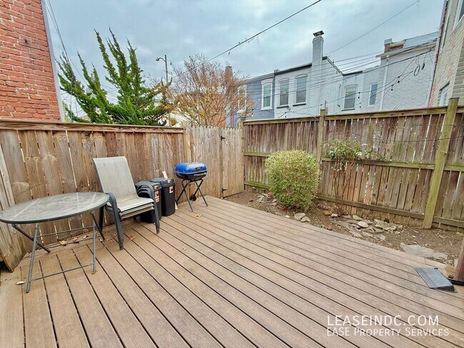 Building Photo - 2011 4th St NW