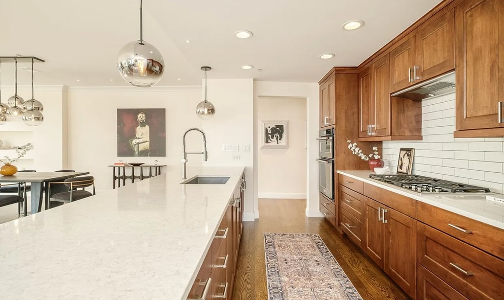 Building Photo - 1590 Little Raven St