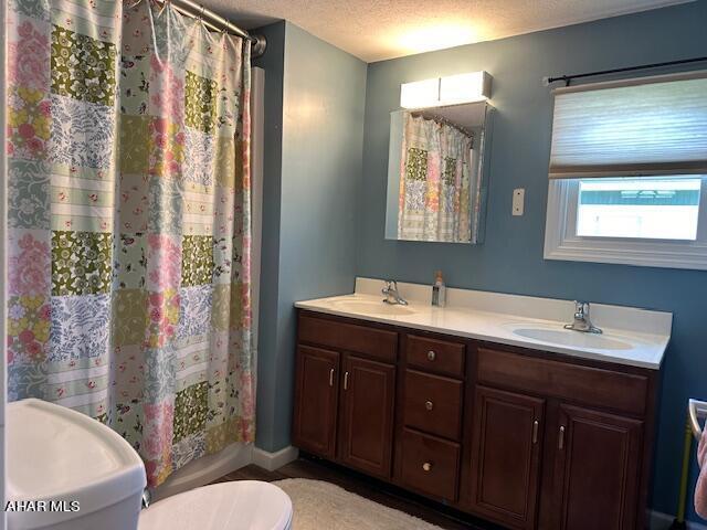 Bathroom - 1031 Rosewood Dr