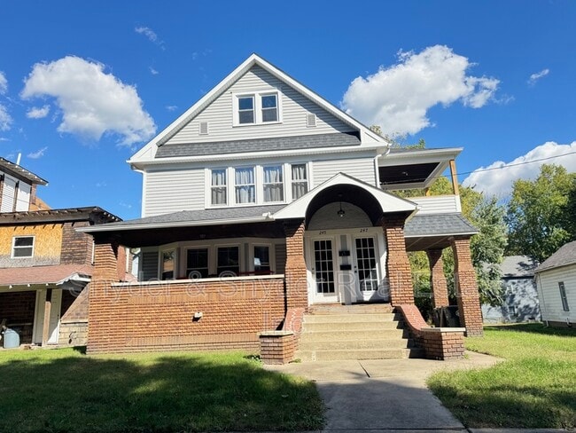 Building Photo - 245-247 Oakdale Ave.