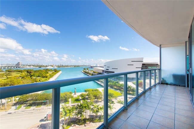 Primary Photo - 888 Biscayne Blvd