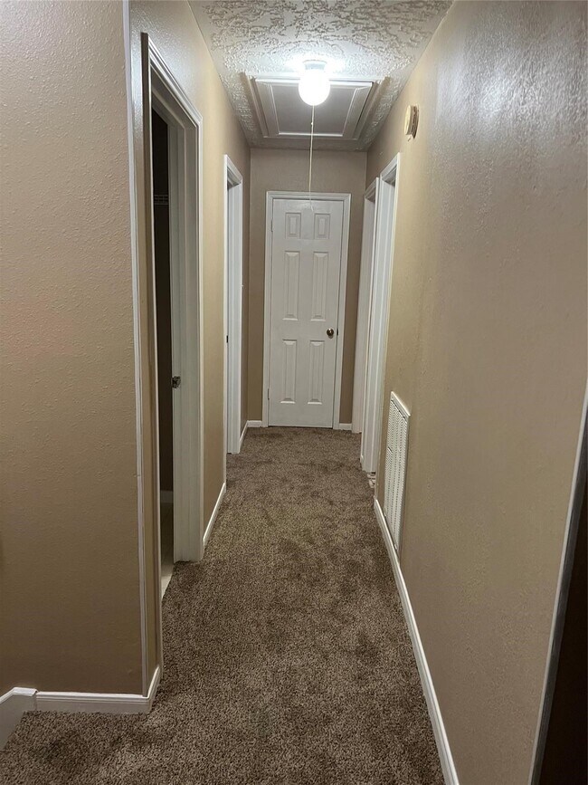 Building Photo - 13967 Dentwood Dr