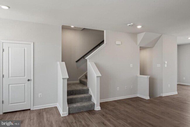 Building Photo - 51 Arsberg Dr