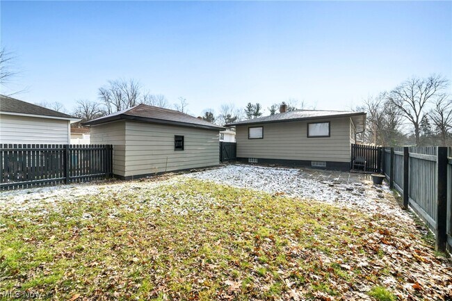 Building Photo - 1171 Jason Ave