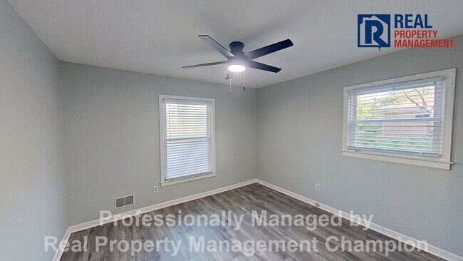 Building Photo - Updated 3 BD/2BA Home on Spacious Corner Lot