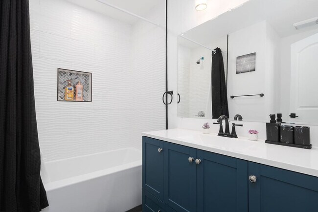 Building Photo - 8744 Montery Ct