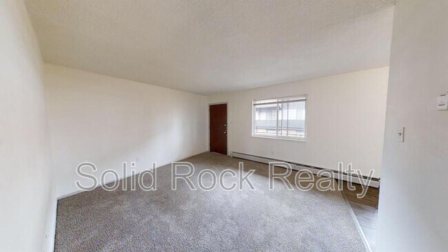 Building Photo - 1411 S Corona Ave