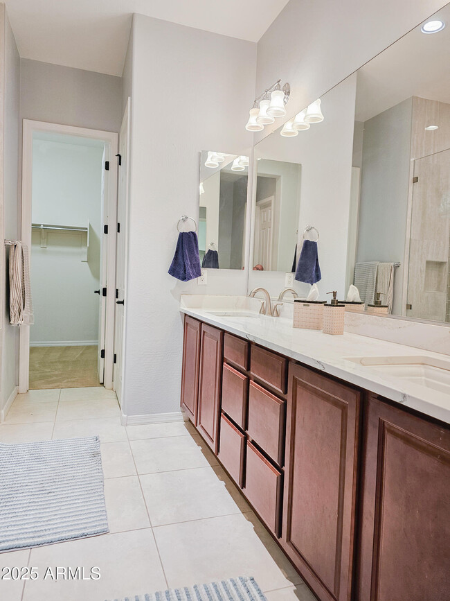 Building Photo - 5947 E Sienna Bouquet Pl