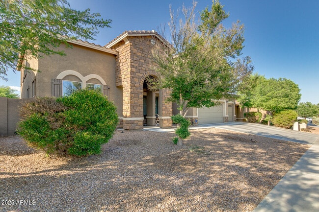 Building Photo - 18472 W Desert Ln