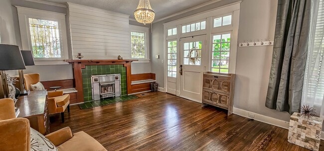 Building Photo - 1389 Agnes Pl