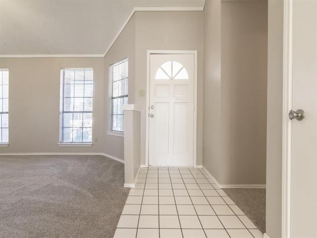 Building Photo - 1520 Mayflower Dr