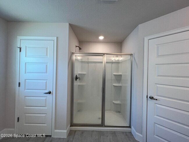 Building Photo - 8752 Waterstone Blvd