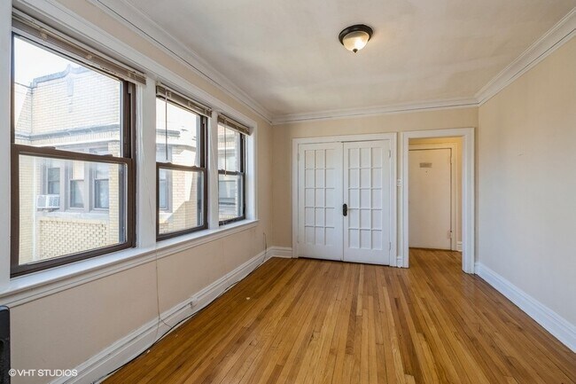 Building Photo - 1336 S Austin Blvd