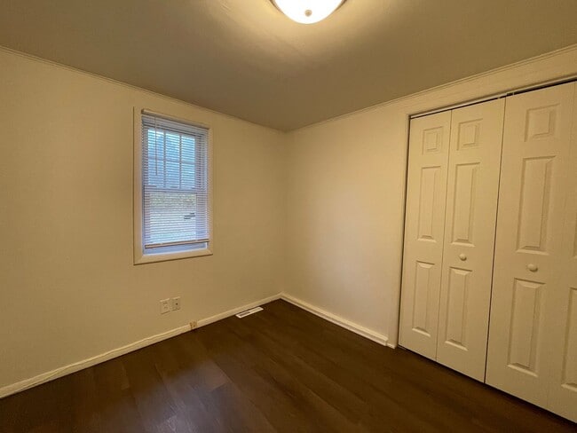 Building Photo - Three Bedroom Home in Portage