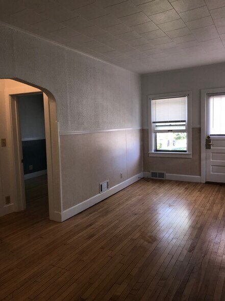 Building Photo - 529 N 4th St