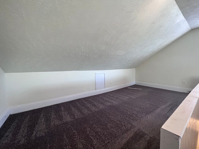 Building Photo - Updated 3 BR 2.5 bath house now available!