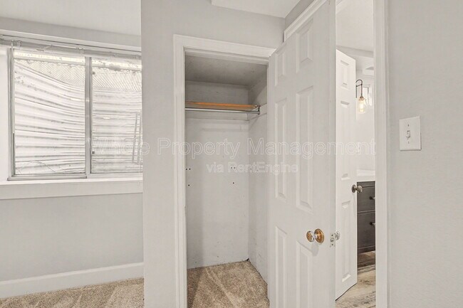 Building Photo - 2646 S Cherokee St