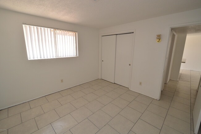 Building Photo - 1809 S Van Buren Ave