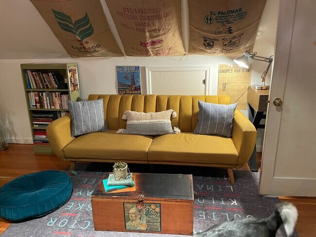 Building Photo - 411 W Arthur St