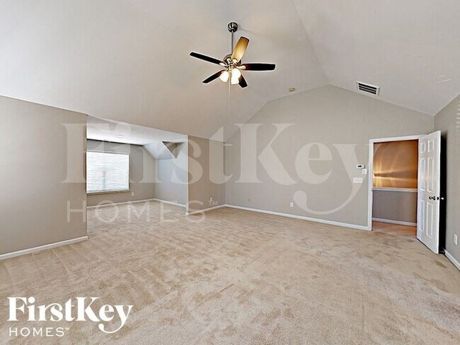 Building Photo - 9613 Rothman Ln