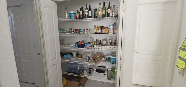 Building Photo - 1152 Deardon Dr