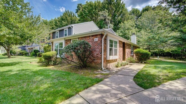 Building Photo - 267 Constitution Cir