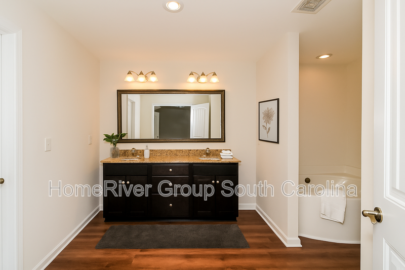 Building Photo - 355 Niblick Dr
