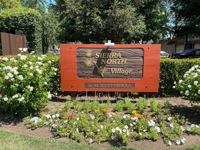Building Photo - $1,995 Blackstone & Sierra 2 Bedroom Condo...