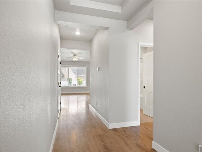 Building Photo - 4725 Roark Dr
