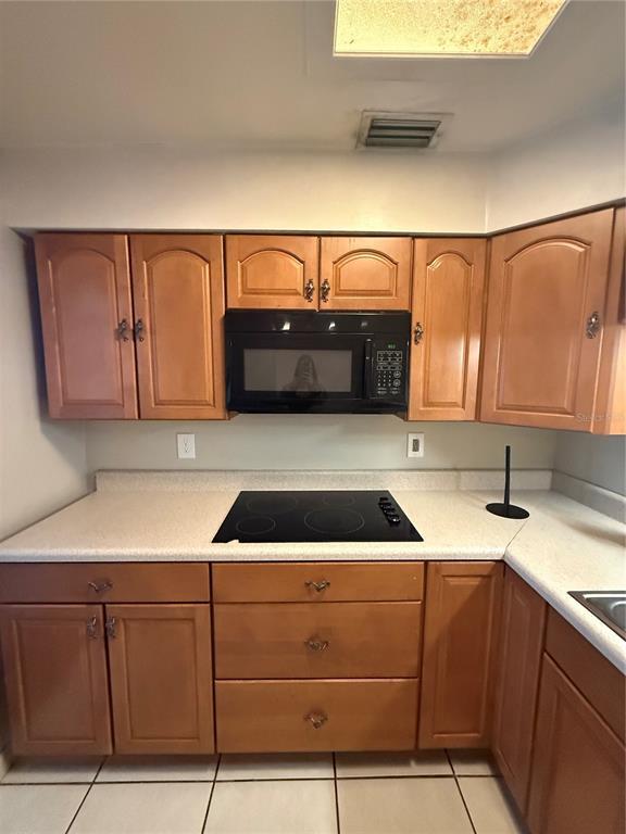 Building Photo - 1410 N Fern Creek Ave