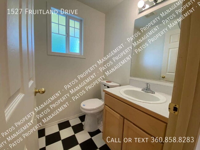 Building Photo - 1527 Fruitland Dr