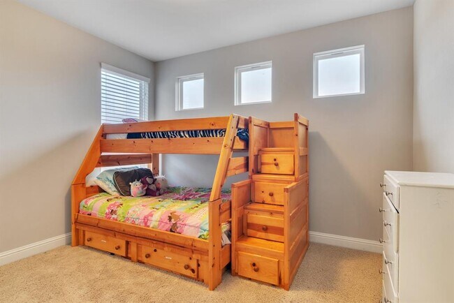 Building Photo - 7100 Trissino Dr