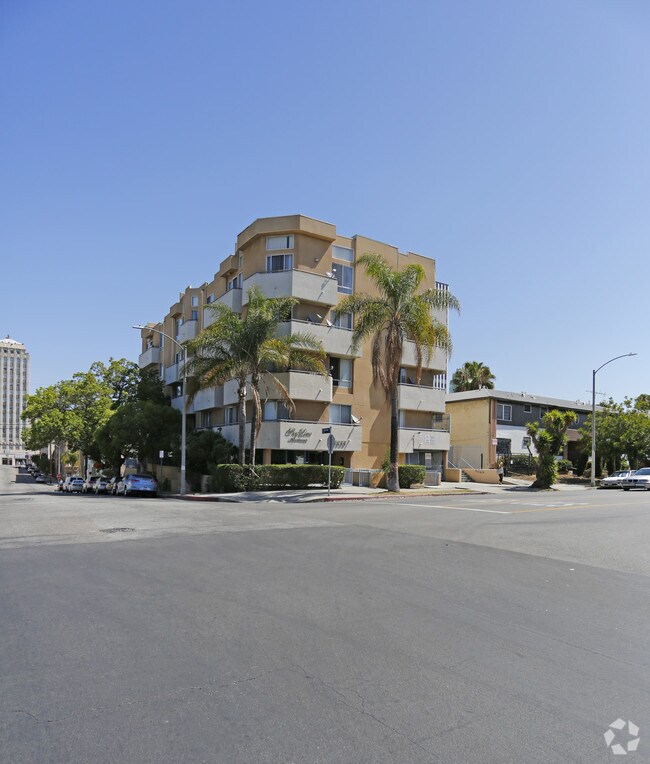 Building Photo - 3855 W 7th St