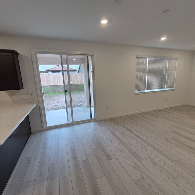 Building Photo - Brand New 4 Bedroom Home in Lennar's Cyan Community