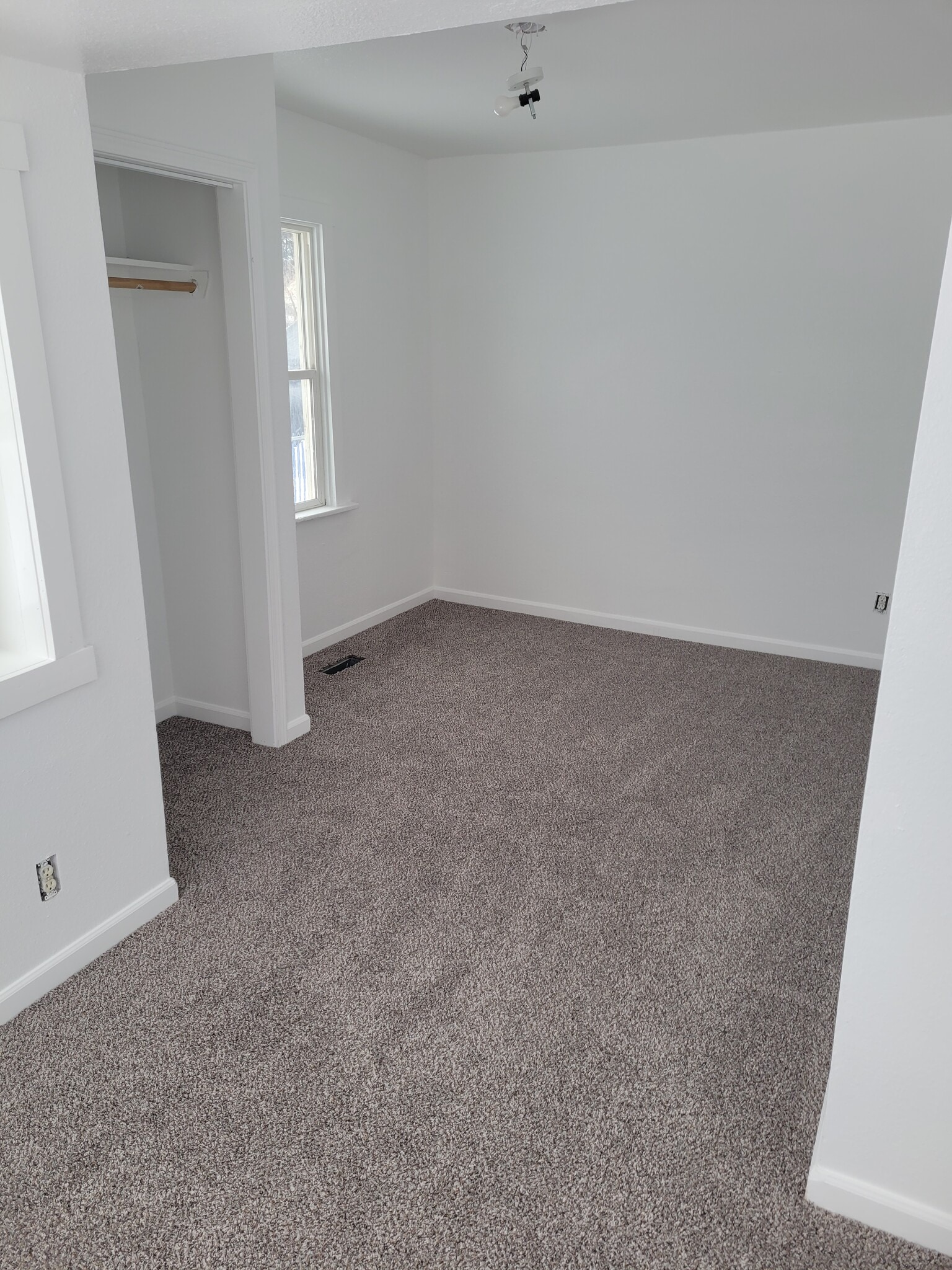 Building Photo - 2026 S 11th St W