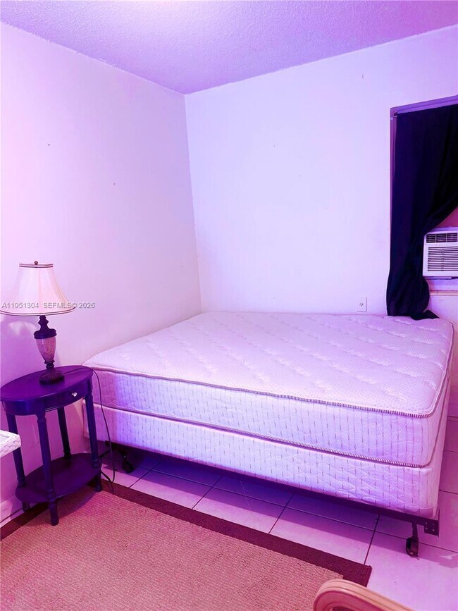 Building Photo - 1822 Cleveland St