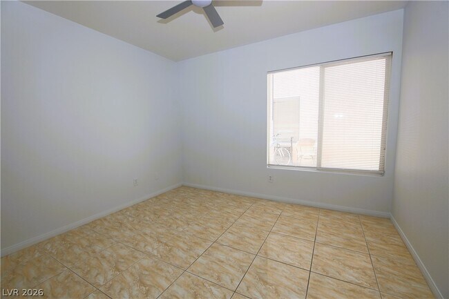 Building Photo - 554 Campus Oaks Ct