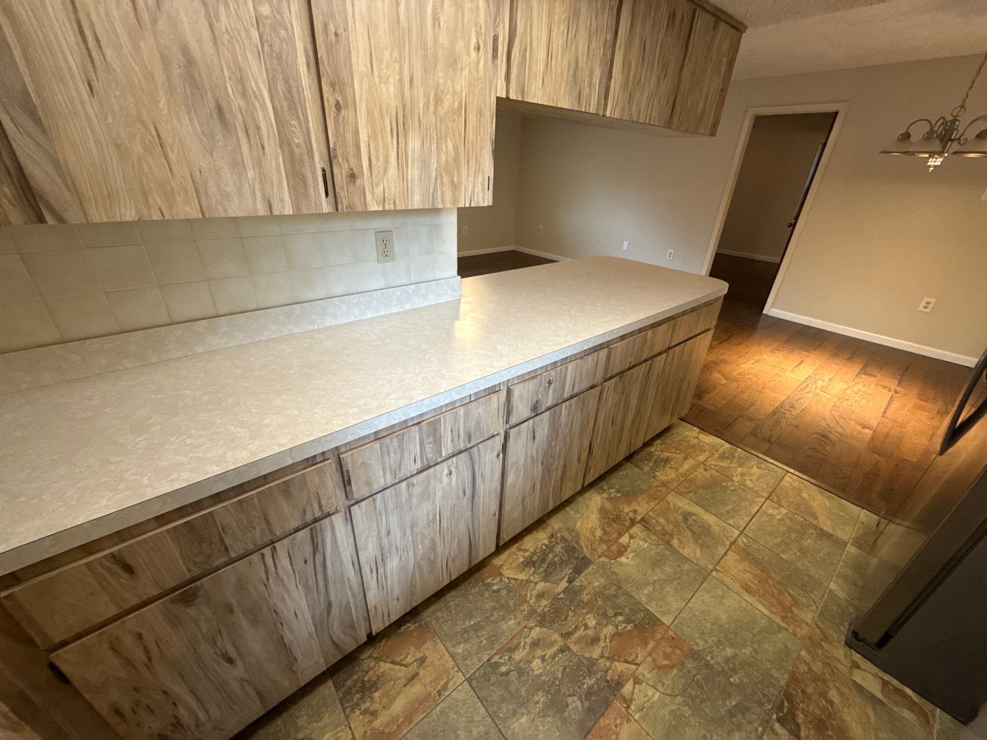 Building Photo - 851 S Oak Crest Path