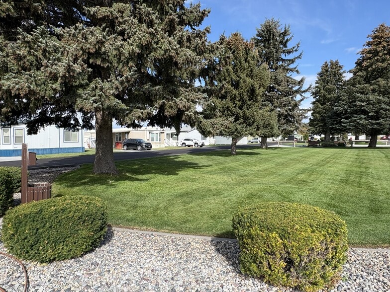 Building Photo - 4285 N Yellowstone Hwy