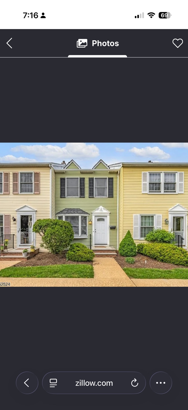 Building Photo - 118 N Bridge St