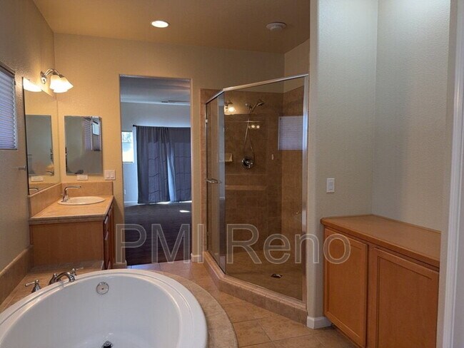 Building Photo - 1360 Waterloo Dr