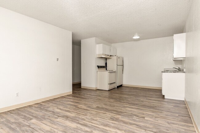 Building Photo - 3611 E San Miguel St