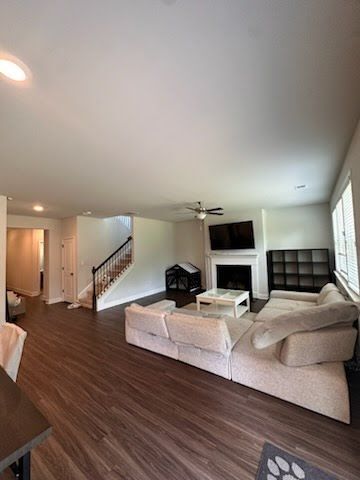 Building Photo - 205 Birdie Cir