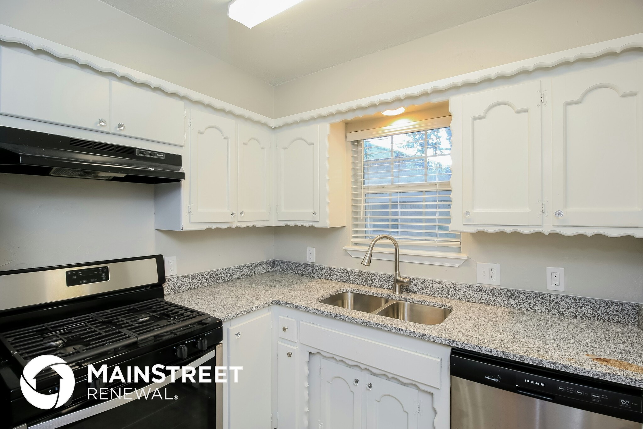 Building Photo - 1153 Elmhurst St