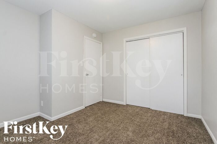 Building Photo - 1741 N Riley Ave
