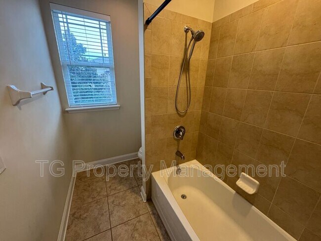 Building Photo - 14420 Serenoa Dr