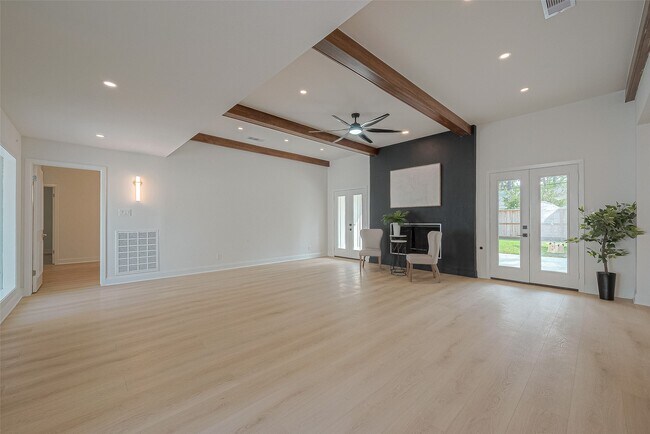 Building Photo - 10027 Lynbrook Dr